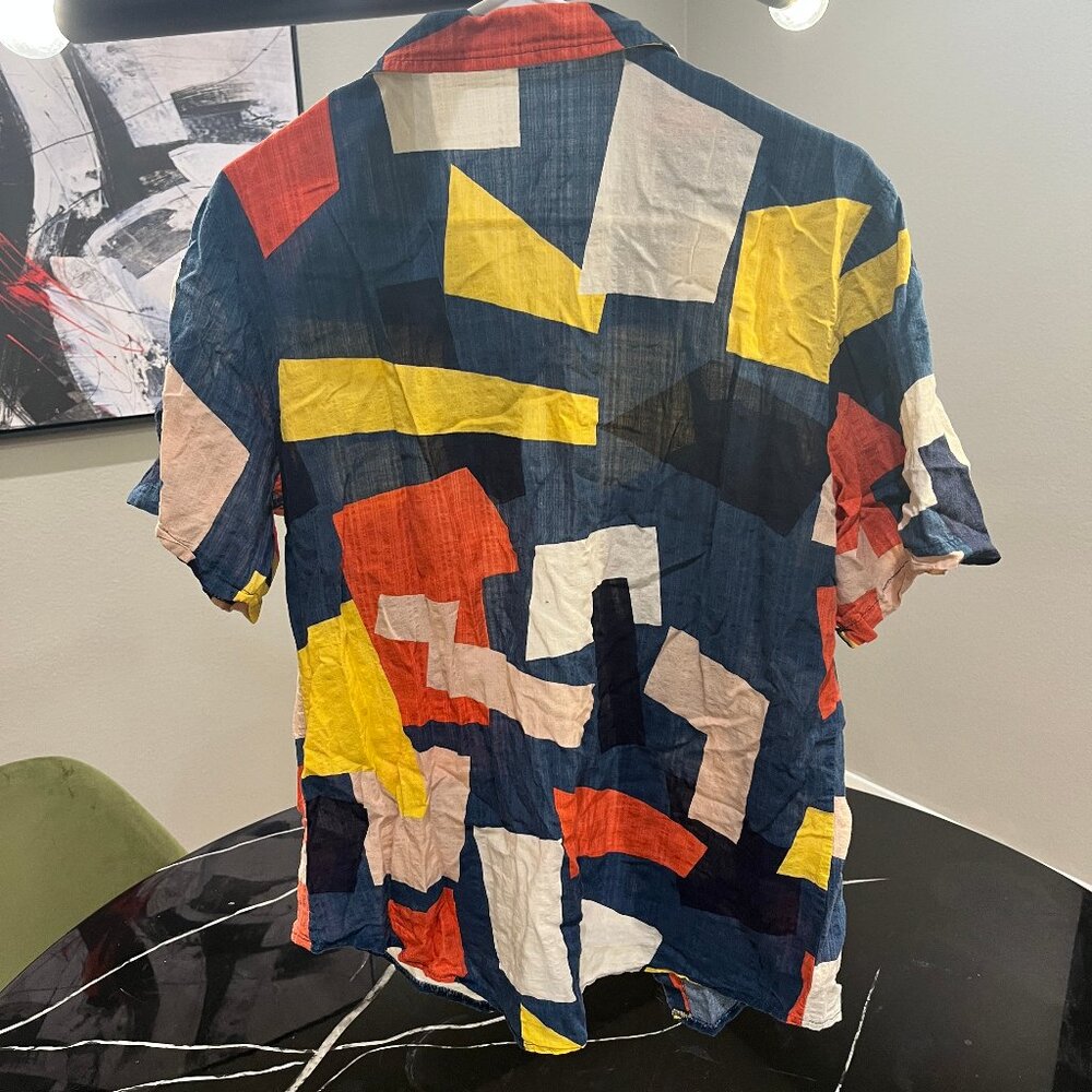 Abstract Pattern Button Down (Lightweight) Size M… - image 2